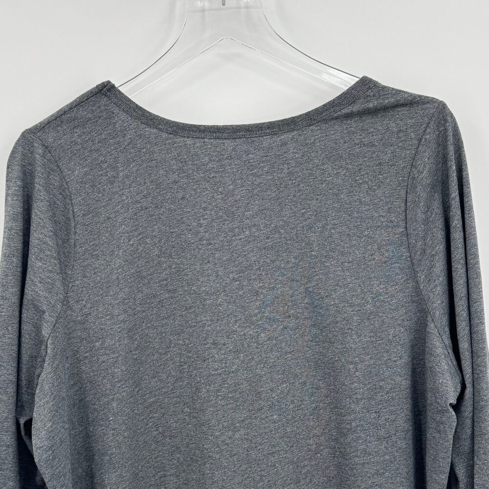 Torrid blouse large Roses Flocked Girlfriend V-Neck Long Sleeve Tee gray NEW - Picture 5 of 8